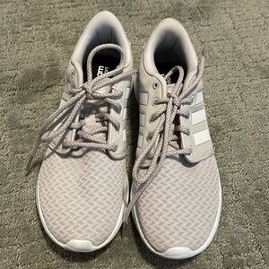 Women’s Adidas Cloudfoam shoes. Never worn. Size 7